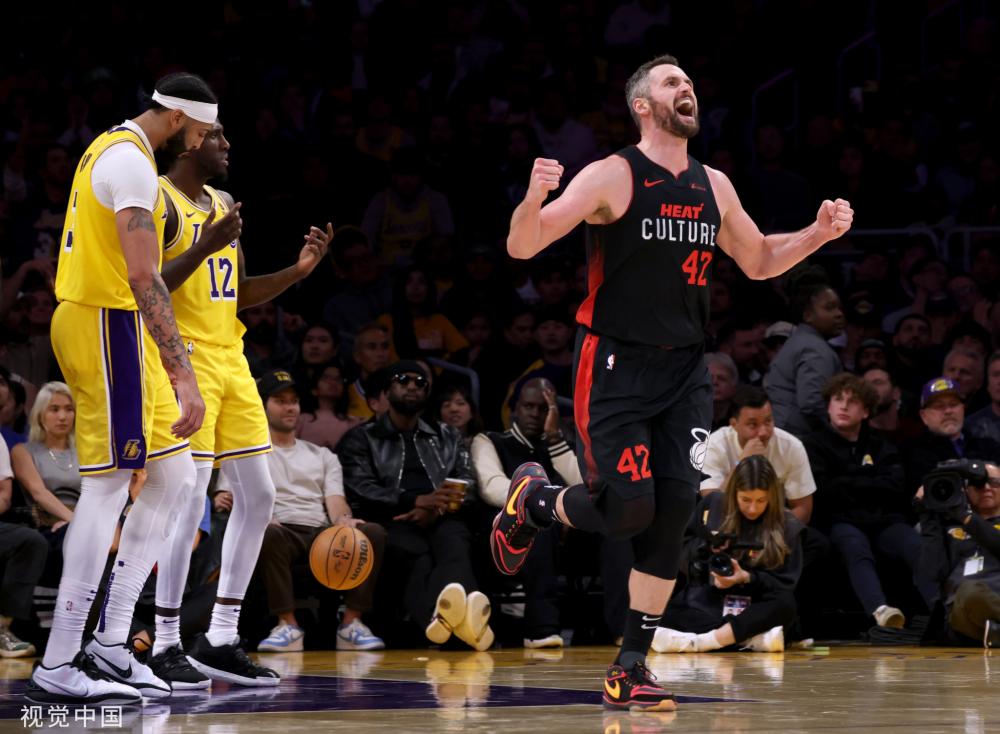 与亚历山大 与亚历山大